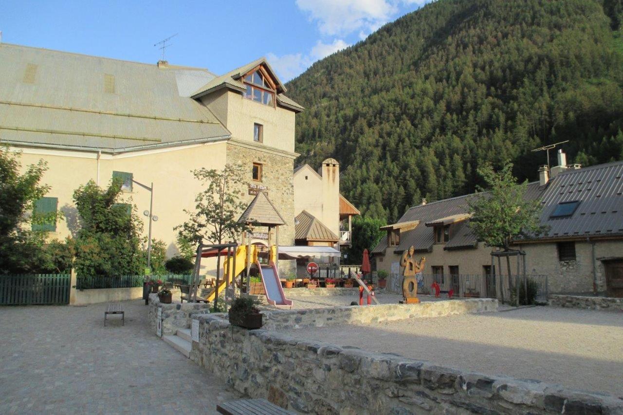 Le Gîte Les Melezes Villar-dʼArène Exterior foto